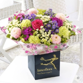 Summer Hand tied With Prosecco