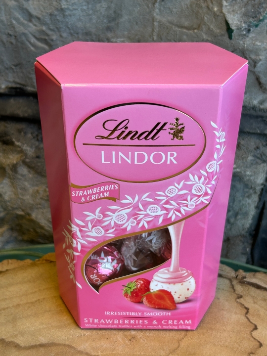 Lindt Strawberries & Cream Truffles