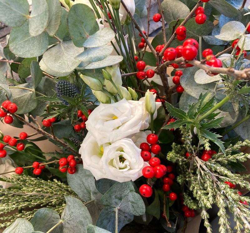 Festive Berries & Blooms